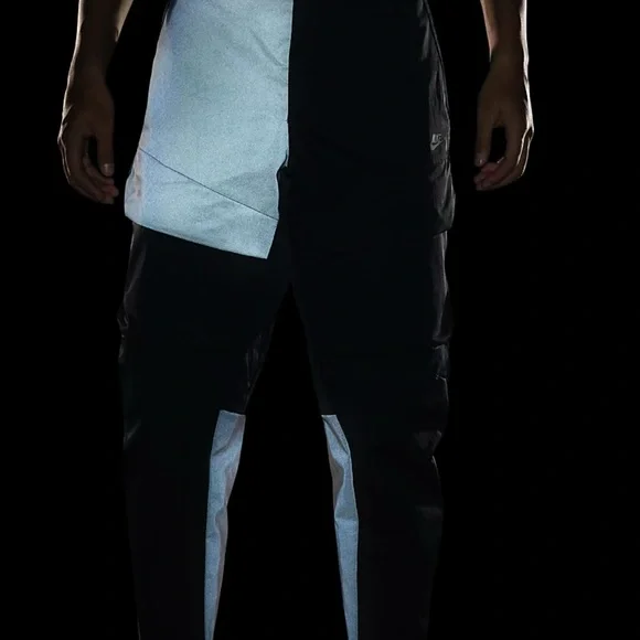 Nike Tech Pack Reflective Unlined Cargo Pant - Picture 10 of 12